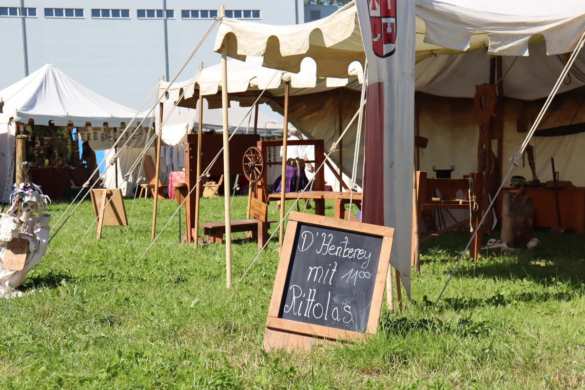 Ein Verein veranstaltet Henkereien zur Attraktion